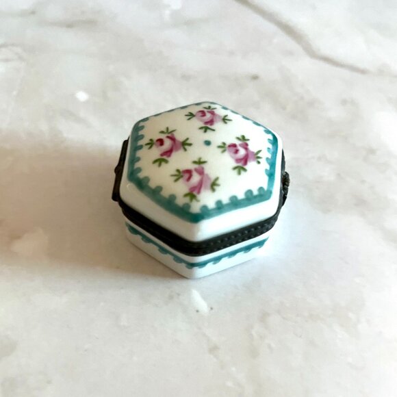 Limoges Hexagonal Rose Box: French Porcelain Trinket with Turquoise Border - Picture 3 of 5